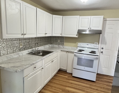 140 Forest Road - Photo Thumbnail 3