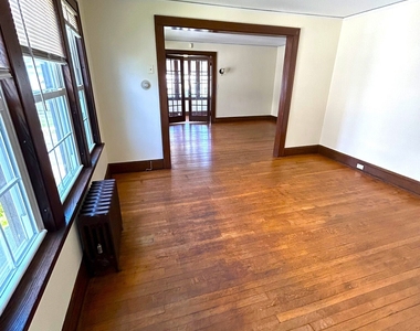45 Melrose Avenue - Photo Thumbnail 5