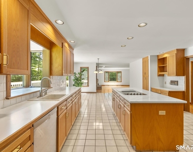 732 Den Road - Photo Thumbnail 11