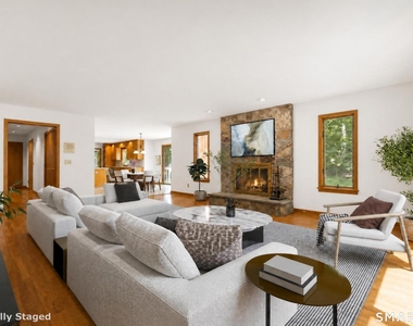 732 Den Road - Photo Thumbnail 16