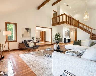 732 Den Road - Photo Thumbnail 5