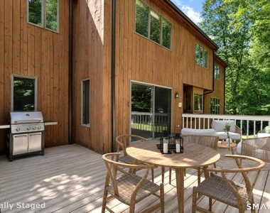 732 Den Road - Photo Thumbnail 17