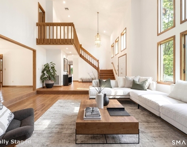 732 Den Road - Photo Thumbnail 4