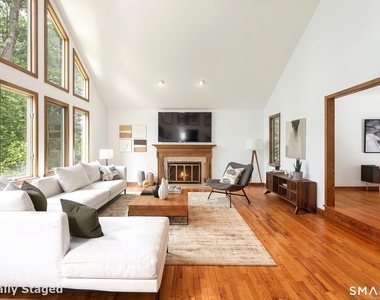 732 Den Road - Photo Thumbnail 6