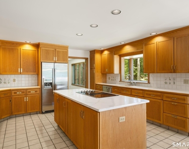 732 Den Road - Photo Thumbnail 10
