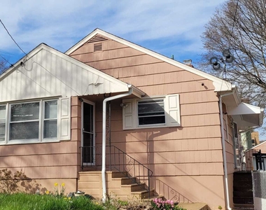 44 Vernon Street - Photo Thumbnail 1
