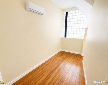 105 Bank Street - Photo Thumbnail 4