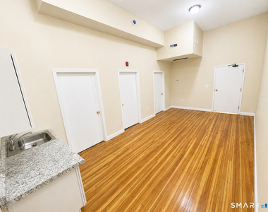105 Bank Street - Photo Thumbnail 1