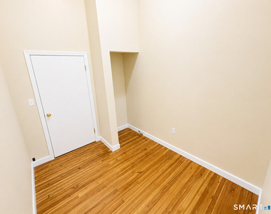 105 Bank Street - Photo Thumbnail 7