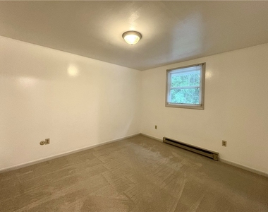 106 Dawson Dr - Photo Thumbnail 8