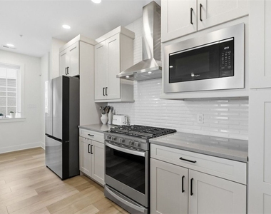 104 Founders Street - Photo Thumbnail 7