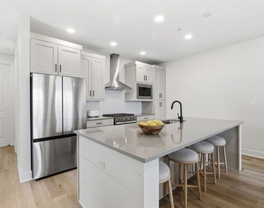 104 Founders Street - Photo Thumbnail 6