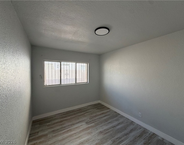 2111 Stewart Avenue - Photo Thumbnail 22