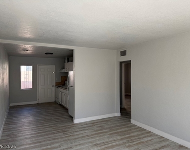 2111 Stewart Avenue - Photo Thumbnail 7