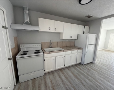 2111 Stewart Avenue - Photo Thumbnail 14