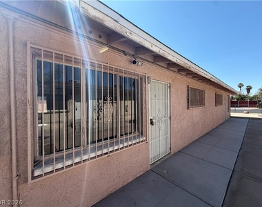 2111 Stewart Avenue - Photo Thumbnail 3