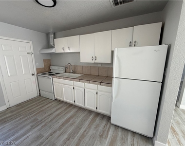 2111 Stewart Avenue - Photo Thumbnail 13
