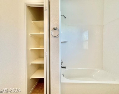 8805 Jeffreys Street - Photo Thumbnail 18