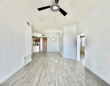83 E Agate Avenue - Photo Thumbnail 4