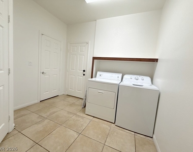 6356 Tomahawk Mill Court - Photo Thumbnail 9