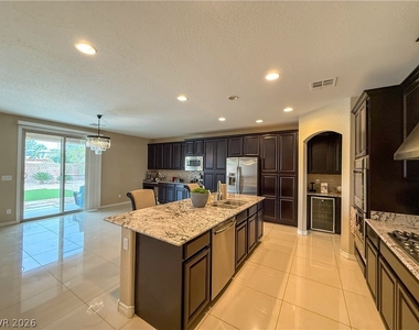 7276 White Bloom Avenue - Photo Thumbnail 6
