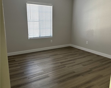 2181 Hussium Hills Street - Photo Thumbnail 44