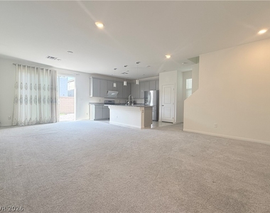 7659 W Mistral Avenue - Photo Thumbnail 5