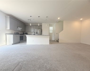 7659 W Mistral Avenue - Photo Thumbnail 6