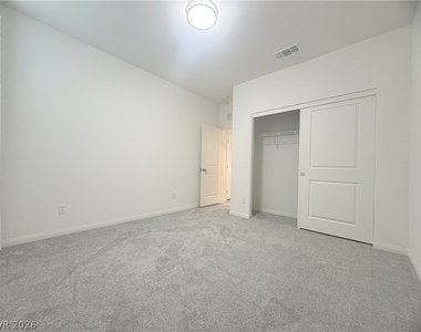 7659 W Mistral Avenue - Photo Thumbnail 3