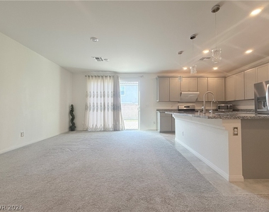 7659 W Mistral Avenue - Photo Thumbnail 9