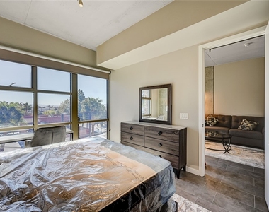 353 E Bonneville Avenue - Photo Thumbnail 16