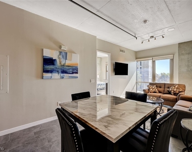 353 E Bonneville Avenue - Photo Thumbnail 8