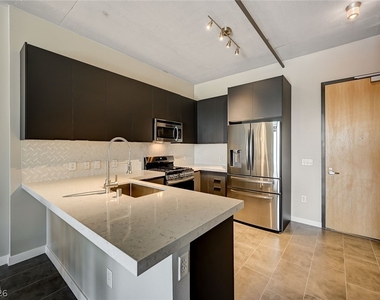 353 E Bonneville Avenue - Photo Thumbnail 6