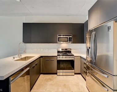 353 E Bonneville Avenue - Photo Thumbnail 5