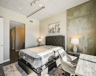 353 E Bonneville Avenue - Photo Thumbnail 17