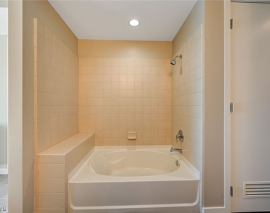 353 E Bonneville Avenue - Photo Thumbnail 21