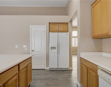 527 Braided River Avenue - Photo Thumbnail 8