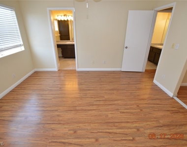 5738 Wind Dancer Drive - Photo Thumbnail 7