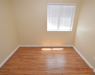 5738 Wind Dancer Drive - Photo Thumbnail 9