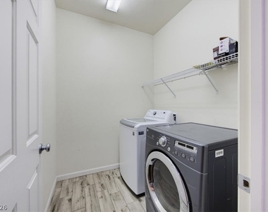 917 Spiracle Avenue - Photo Thumbnail 32