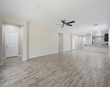 917 Spiracle Avenue - Photo Thumbnail 16