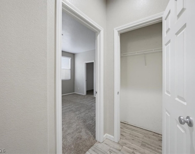 917 Spiracle Avenue - Photo Thumbnail 17