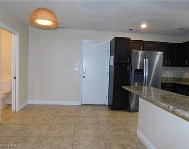 6011 Chisolm Trail - Photo Thumbnail 6