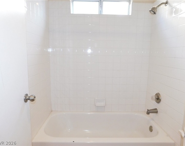 6011 Chisolm Trail - Photo Thumbnail 14