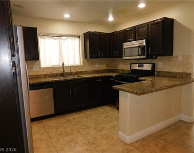 6011 Chisolm Trail - Photo Thumbnail 9