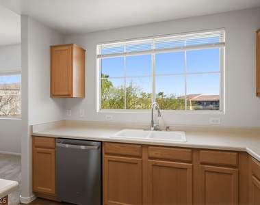 833 Aspen Peak Loop - Photo Thumbnail 8