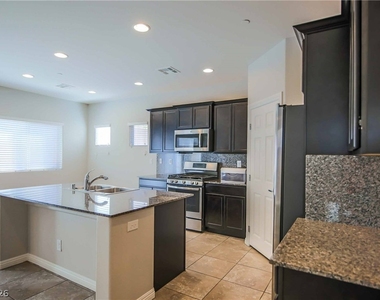 1143 Jesse Harbor Avenue - Photo Thumbnail 11