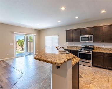 205 Dela Cruz Avenue - Photo Thumbnail 5