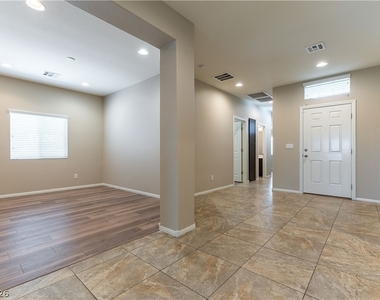 205 Dela Cruz Avenue - Photo Thumbnail 2