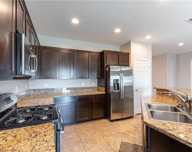 205 Dela Cruz Avenue - Photo Thumbnail 8